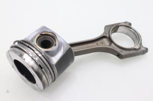 Used Connecting rod Volvo XC90 II 2.0 T5 16V AWD Price € 90,75 Inclusive VAT offered by Brus Motors BV