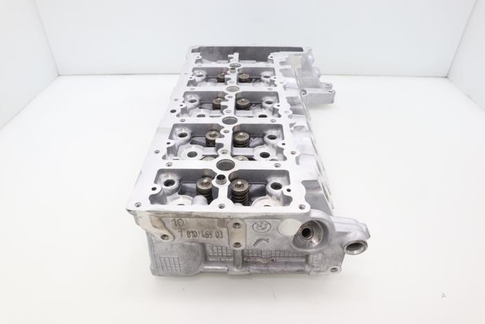 Cylinder head from a BMW X1 (E84) sDrive 16d 2.0 16V 2015