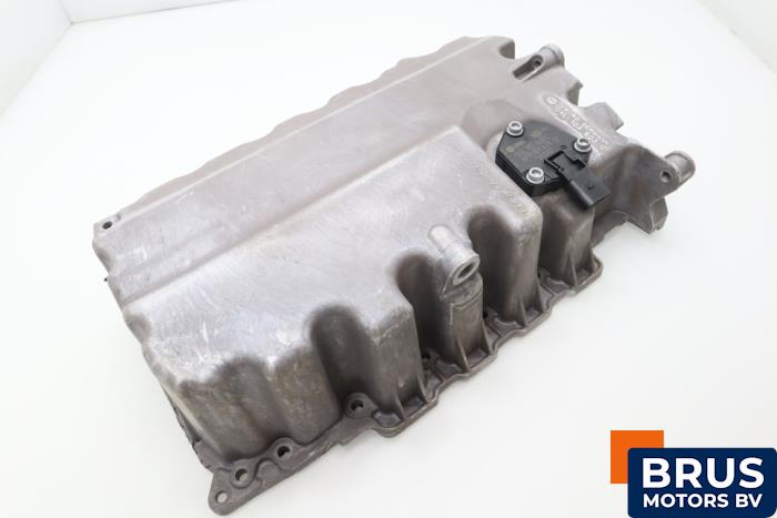 Usagé Couvercle carter Skoda Octavia (5EAA) 2.0 TDI GreenTec 16V Prix € 90,75 Prix TTC proposé par Brus Motors BV
