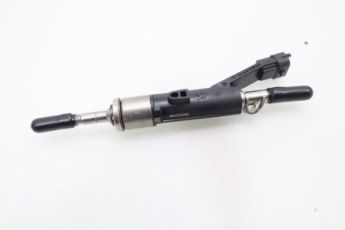 Injecteur (injection essence) d'un Peugeot 3008 II (M4/MC/MJ/MR) 1.2 12V e-THP PureTech 130 2020