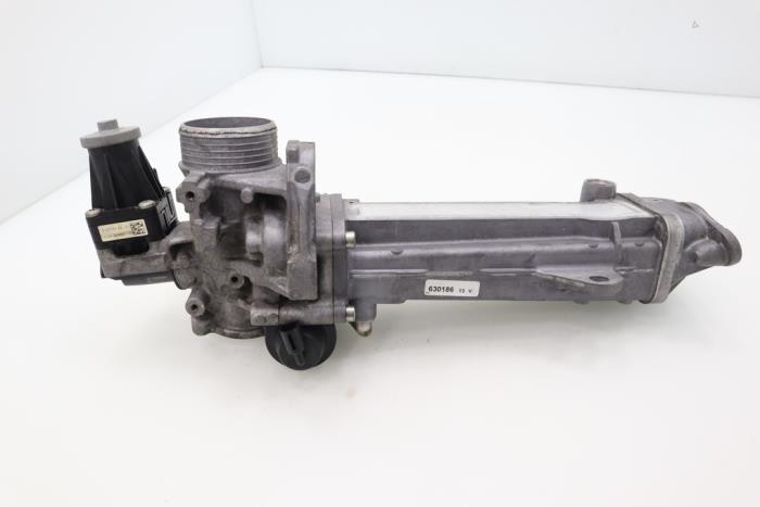EGR valve from a Volvo V60 I (FW/GW) 2.4 D5 20V Autom. 2015