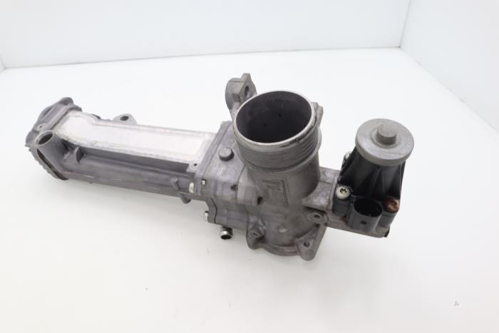 EGR valve from a Volvo V60 I (FW/GW) 2.4 D5 20V Autom. 2015