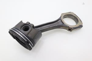 Used Connecting rod Mercedes E (C238) E-220d 2.0 Turbo 16V Price € 90,75 Inclusive VAT offered by Brus Motors BV