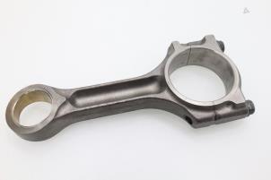 Used Connecting rod Mercedes Vito (447.6) 1.7 114 CDI 16V Price € 90,75 Inclusive VAT offered by Brus Motors BV