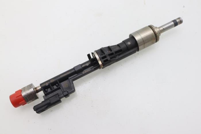 Injector (petrol injection) from a BMW X5 (E70) xDrive 30i 3.0 24V 2011