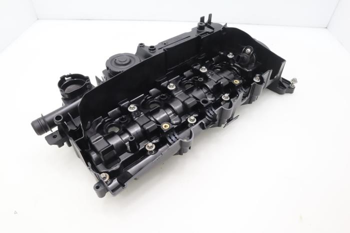 Rocker cover from a BMW 3 serie (F30) 320d 2.0 16V Performance Power Kit 2016