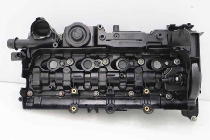 Ventildeckel van een BMW 3 serie (F30) 320d 2.0 16V Performance Power Kit 2016