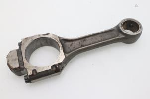 Used Connecting rod Volkswagen Transporter T4 1.9 TD Price € 90,75 Inclusive VAT offered by Brus Motors BV