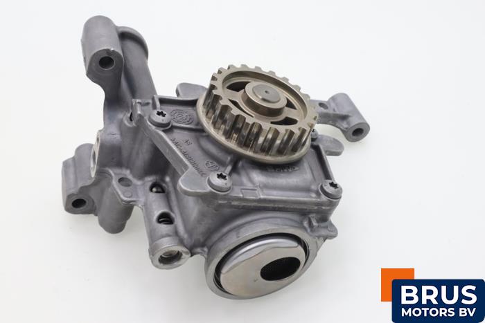 Używane Pompa oleju Ford Focus 3 1.0 Ti-VCT EcoBoost 12V 125 Cena € 121,00 Z VAT oferowane przez Brus Motors BV