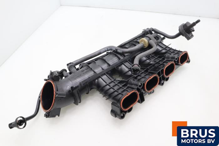 Używane Kolektor dolotowy Mercedes E (W213) E-350 EQ Boost 2.0 Turbo 16V Cena € 121,00 Z VAT oferowane przez Brus Motors BV