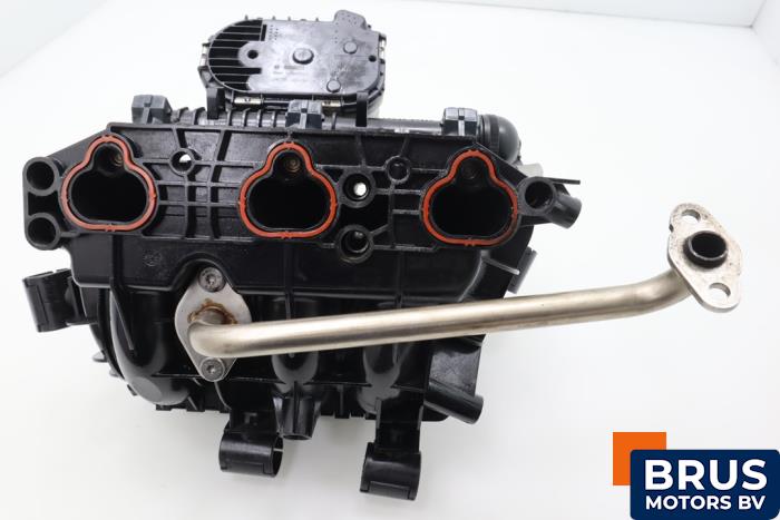 Używane Kolektor dolotowy Opel Agila (A) 1.0 12V Cena € 90,75 Z VAT oferowane przez Brus Motors BV