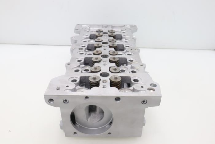 Cylinder head from a Jeep Cherokee (KL) 2.0 CRD 16V 4x4 2016