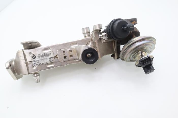 EGR valve from a MINI Clubman (R55) 2.0 Cooper SD 16V 2013