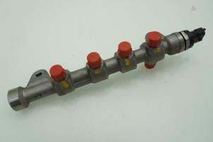 Used Fuel injector nozzle Jeep Cherokee (KL) 2.0 CRD 16V 4x4 Price € 90,75 Inclusive VAT offered by Brus Motors BV