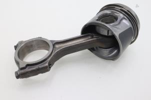 Used Connecting rod Mercedes Vito (447.6) 1.6 111 CDI 16V Price € 90,75 Inclusive VAT offered by Brus Motors BV