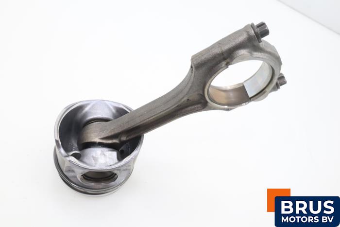 Usagé Bielle Volvo V40 (MV) 2.0 D4 16V Prix € 90,75 Prix TTC proposé par Brus Motors BV