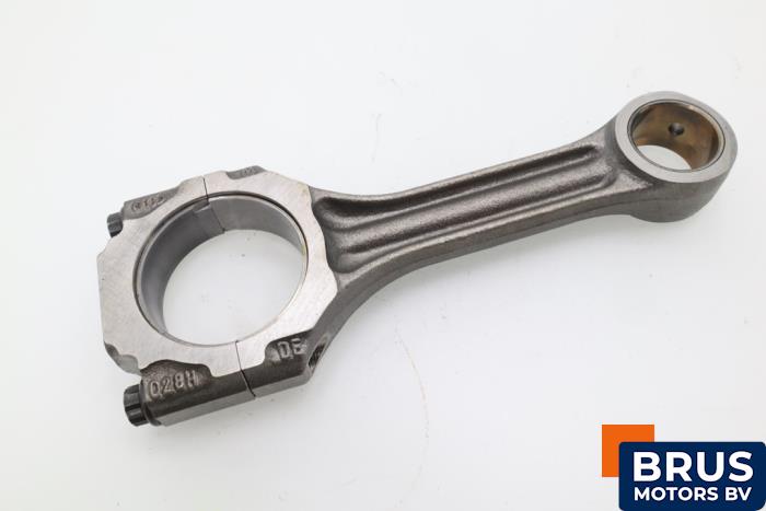 Usagé Bielle Volvo V70 (SW) 2.5 D Prix € 90,75 Prix TTC proposé par Brus Motors BV