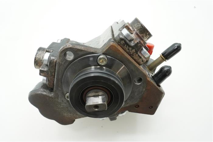 Mechanical fuel pump from a Fiat Punto III (199) 1.3 JTD Multijet 85 16V 2014