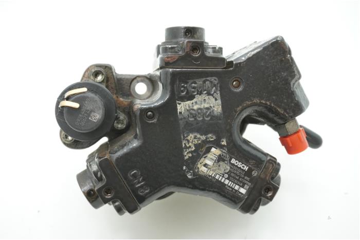 Mechanical fuel pump from a Fiat Punto III (199) 1.3 JTD Multijet 85 16V 2013