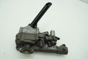 Usagé Pompe à huile Mercedes A (W176) 1.6 A-200 16V Prix € 181,50 Prix TTC proposé par Brus Motors BV