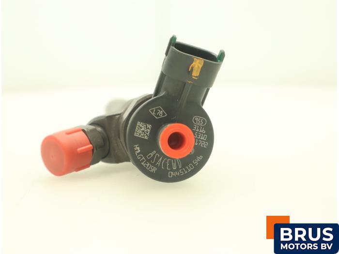 Usagé Injecteurs Mercedes C Estate (S205) C-180 BlueTEC, C-180 d 1.6 16V Prix € 121,00 Prix TTC proposé par Brus Motors BV