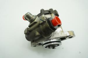 Used Power steering pump Mitsubishi Canter 6C18 Price € 72,60 Inclusive VAT offered by Brus Motors BV