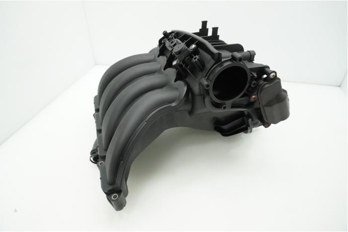 Intake manifold from a BMW 3 serie Touring (E91) 318i 16V 2012