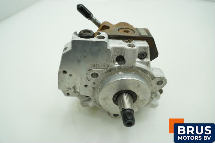 Used Mechanical fuel pump Dodge Nitro 2.8 CRD 16V 4x2 Price € 272,25 Inclusive VAT offered by Brus Motors BV