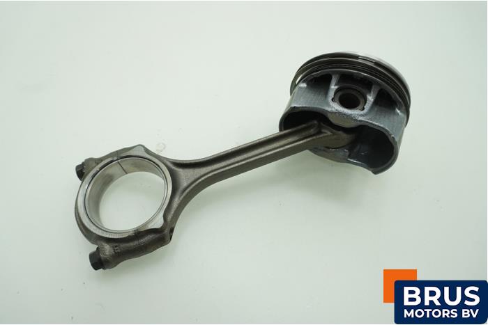 Usagé Bielle Opel Astra K Sports Tourer 1.2 Turbo 12V Prix € 90,75 Prix TTC proposé par Brus Motors BV