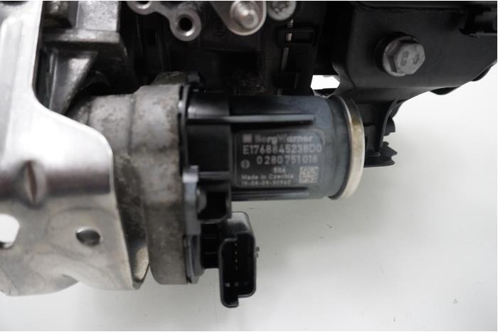EGR valve from a Peugeot Boxer (U9) 2.2 Blue HDi 165 2021