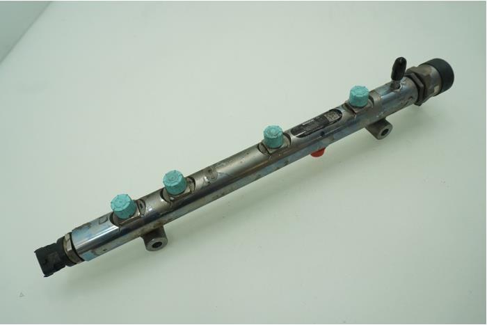 Fuel injector nozzle from a Mitsubishi Canter 3.0 Di-D 16V 413 2012