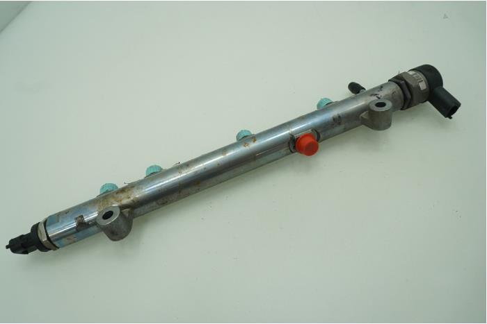 Fuel injector nozzle from a Mitsubishi Canter 3.0 Di-D 16V 413 2012