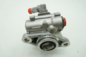 Used Power steering pump Mitsubishi Canter 3.0 16V 815,816 Price € 72,60 Inclusive VAT offered by Brus Motors BV