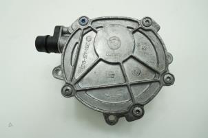 Used Vacuum pump (petrol) BMW 1 serie (E81) 116i 1.6 16V Price € 90,75 Inclusive VAT offered by Brus Motors BV