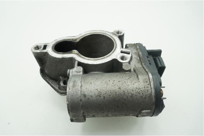 EGR valve from a Renault Master IV (JV) 2.3 dCi 16V 110 2016