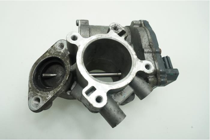 EGR valve from a Renault Master IV (JV) 2.3 dCi 16V 110 2016