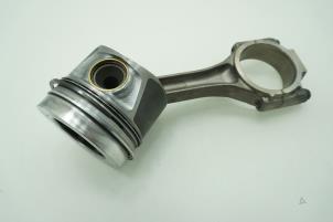 Used Connecting rod Audi A4 (B8) 2.0 eTDI 16V Price € 90,75 Inclusive VAT offered by Brus Motors BV