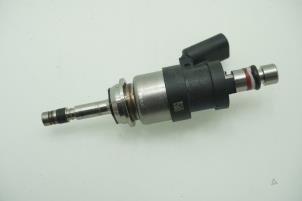 Used Injector (petrol injection) Renault Clio IV (5R) 0.9 Energy TCE 75 12V Price € 60,50 Inclusive VAT offered by Brus Motors BV