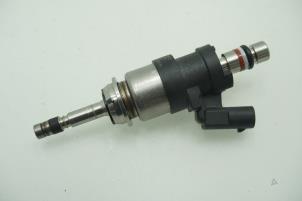 Used Injector (petrol injection) Renault Clio IV (5R) 0.9 Energy TCE 75 12V Price € 60,50 Inclusive VAT offered by Brus Motors BV