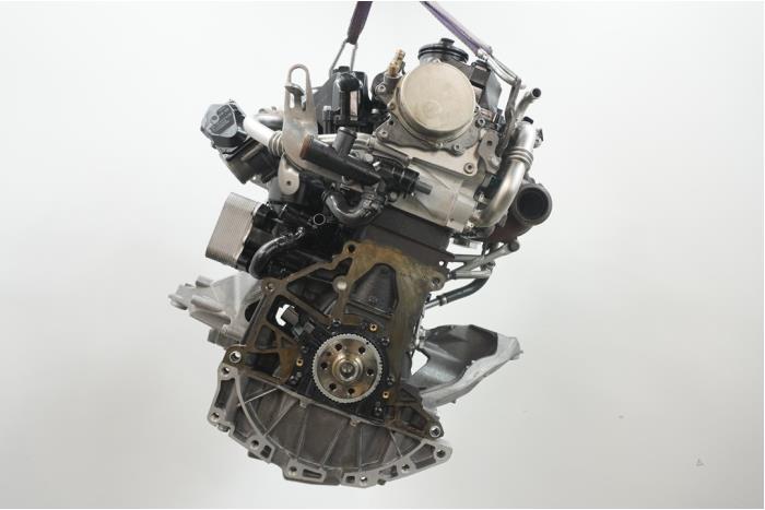 Motor van een Volkswagen Crafter 2.0 TDI 2017