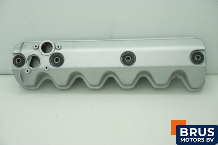 Ventildeckel van een Volkswagen Crafter 2.5 TDI 30/32/35 2009