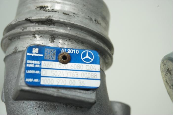 Turbo van een Mercedes-Benz Sprinter 3,5t (906.63) 313 CDI 16V 2014