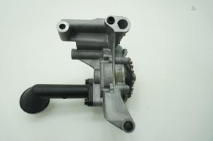 Used Oil pump Volkswagen Touran (1T1/T2) 2.0 TDI 16V 140 Price € 90,75 Inclusive VAT offered by Brus Motors BV