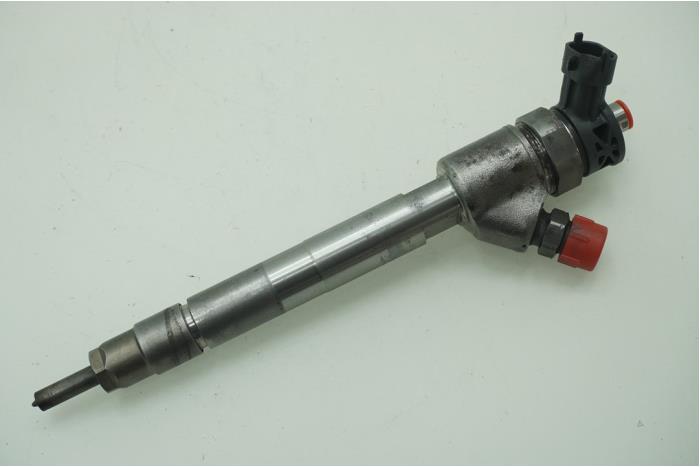Injector (diesel) from a Opel Vivaro 1.5 CDTI 120 2023