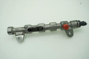Used Fuel injector nozzle Jeep Cherokee (KL) 2.0 CRD 16V 4x4 Price € 90,75 Inclusive VAT offered by Brus Motors BV