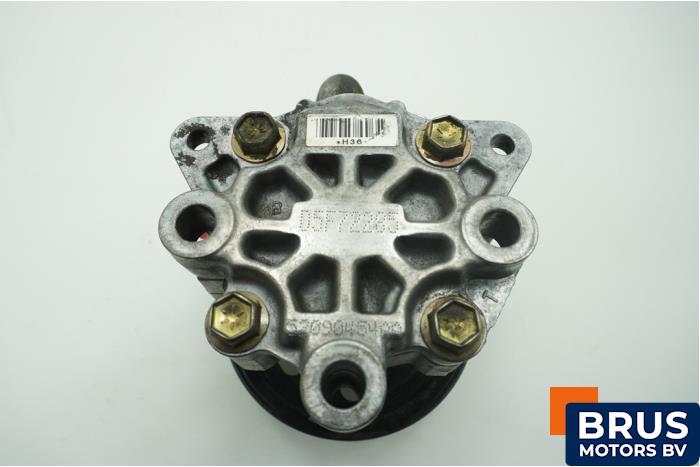 Usagé Pompe de direction Jeep Grand Cherokee (WK/WK2) 3.0 CRD V6 24V Prix € 181,50 Prix TTC proposé par Brus Motors BV