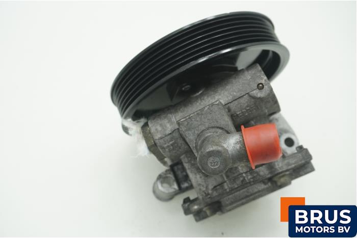 Usagé Pompe de direction Mercedes C Combi (S203) 2.7 C-270 CDI 20V Prix € 90,75 Prix TTC proposé par Brus Motors BV