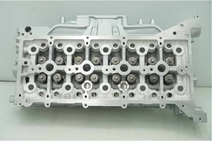 Cylinder head from a Ford Transit 2.0 TDCi 16V Eco Blue 105 2018