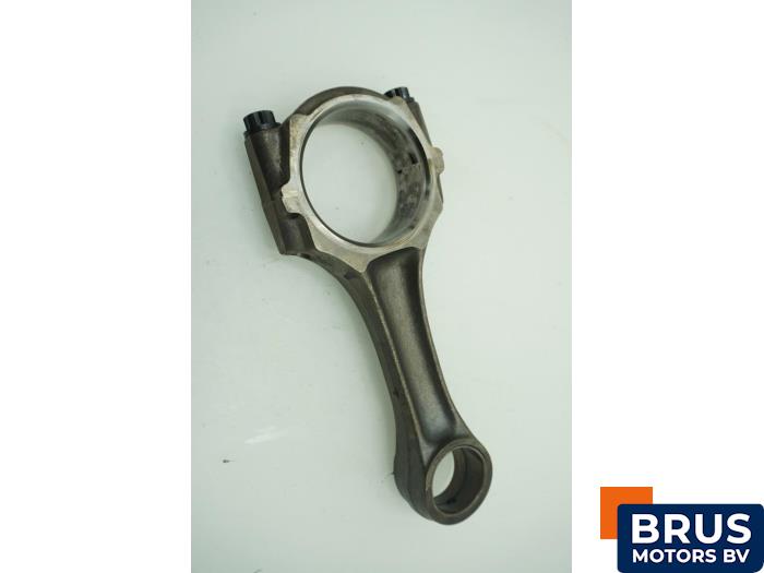 Usagé Bielle Toyota Land Cruiser 100 (J10) 4.2 TDI 100 24V Prix € 90,75 Prix TTC proposé par Brus Motors BV