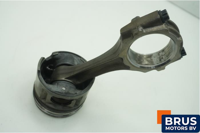 Usagé Bielle Toyota Land Cruiser 100 (J10) 4.2 TDI 100 24V Prix € 90,75 Prix TTC proposé par Brus Motors BV